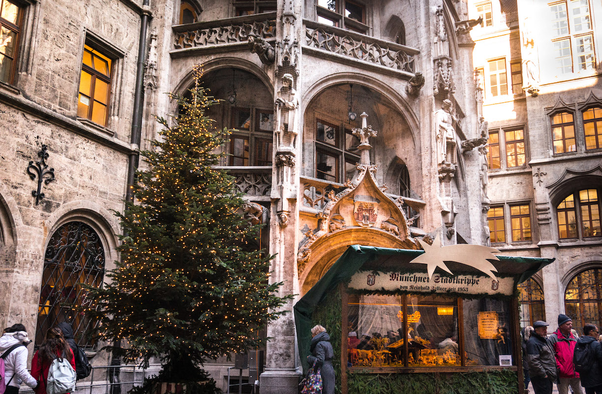 Neues Rathaus courtyard