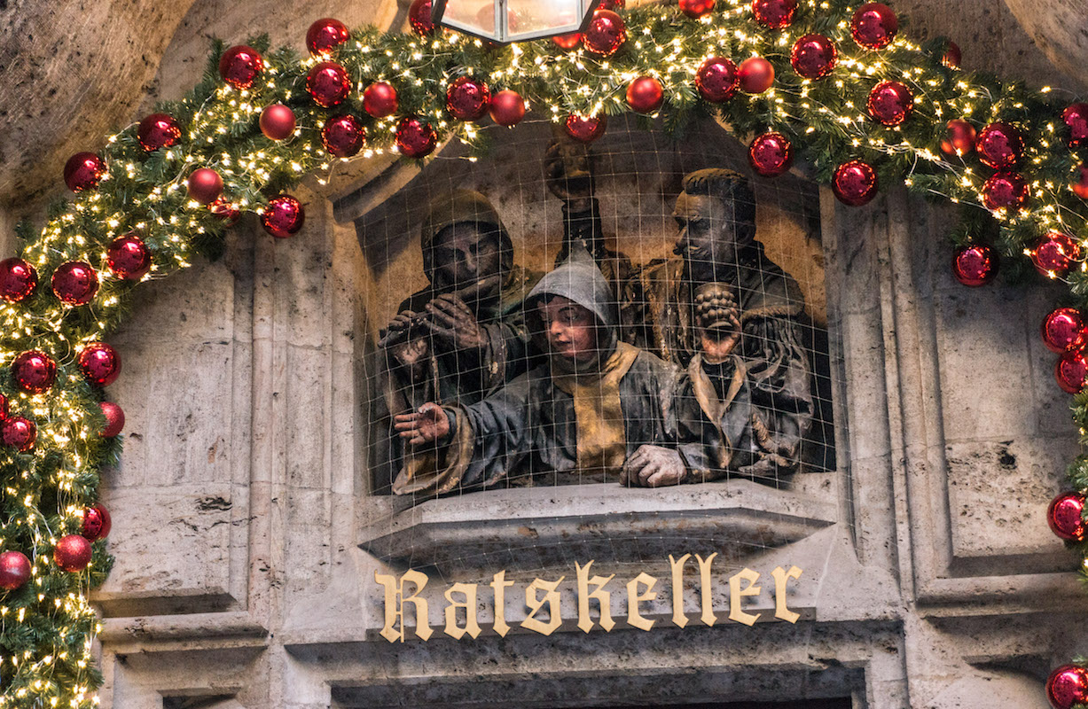 Neues Rathaus courtyard